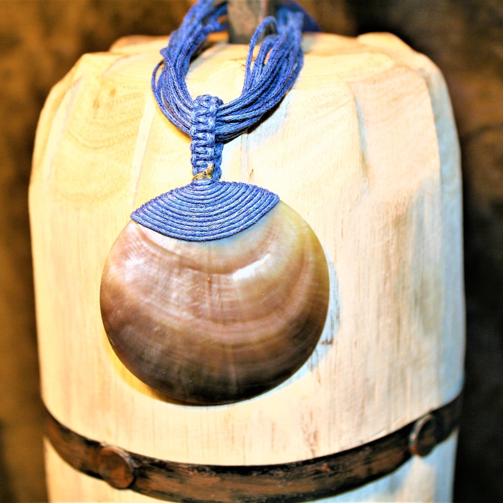 Shell Pendant Necklace